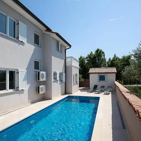 Villa Yvonne Marcana